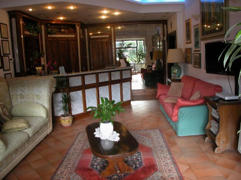 Hotel Ristorante Da Carlos Santa Maria Giudice エクステリア 写真
