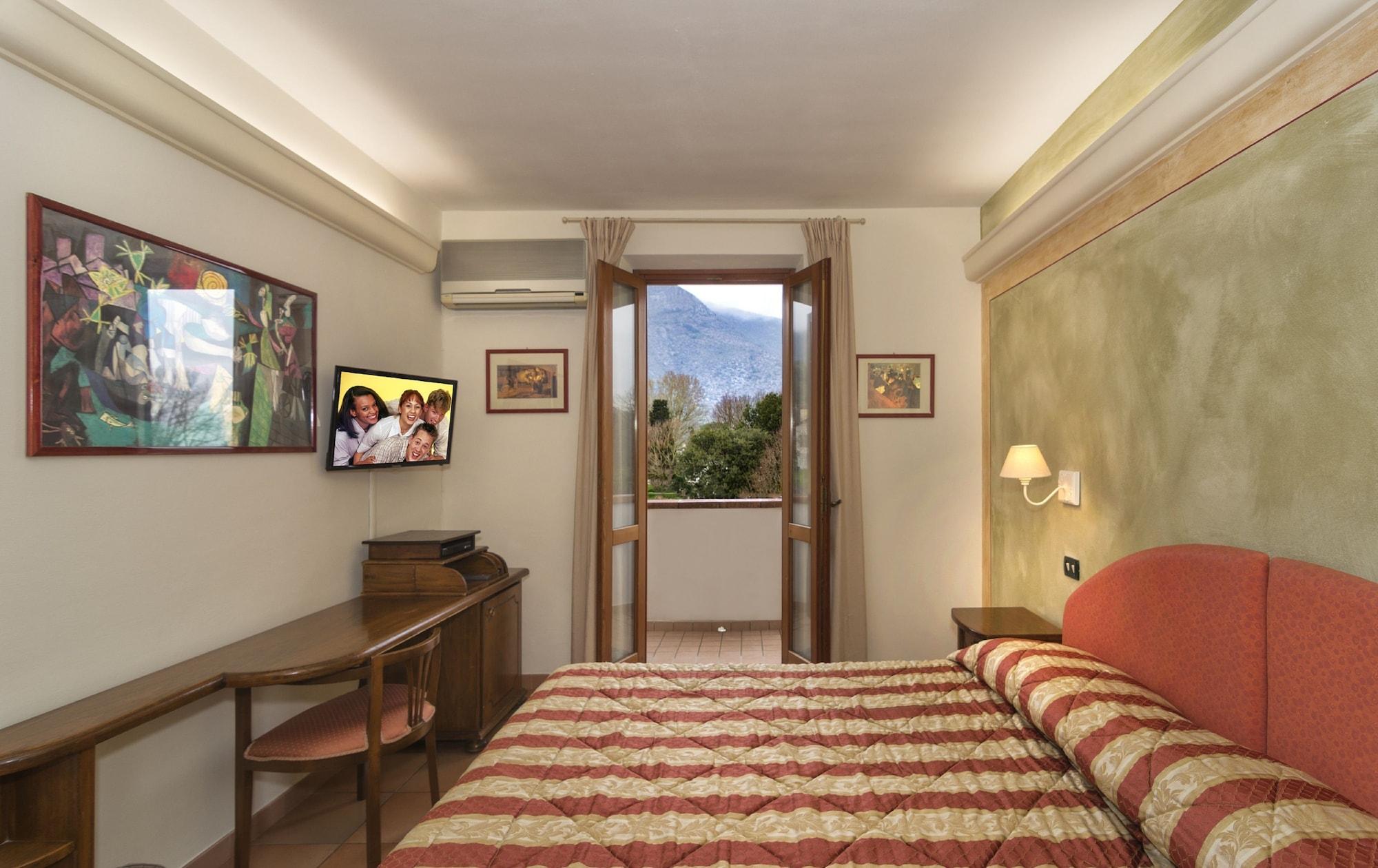 Hotel Ristorante Da Carlos Santa Maria Giudice エクステリア 写真