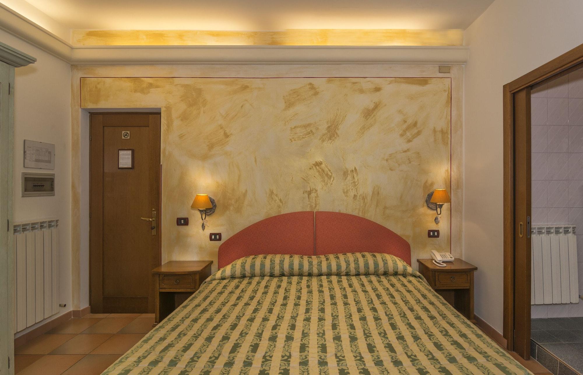 Hotel Ristorante Da Carlos Santa Maria Giudice エクステリア 写真