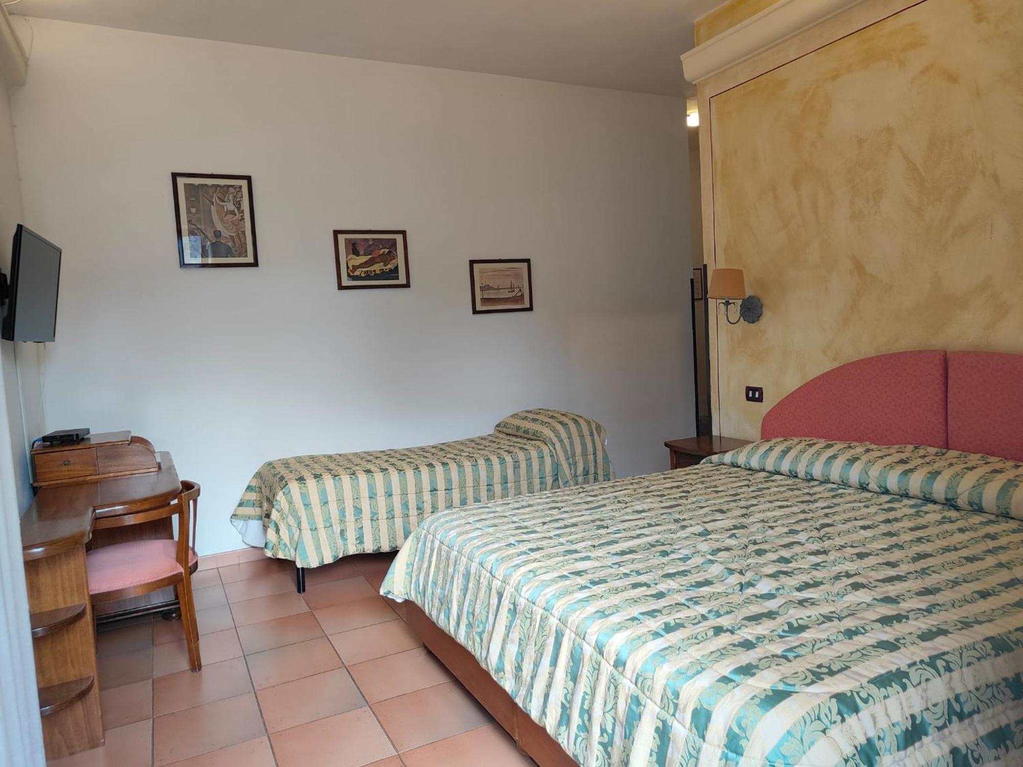 Hotel Ristorante Da Carlos Santa Maria Giudice エクステリア 写真