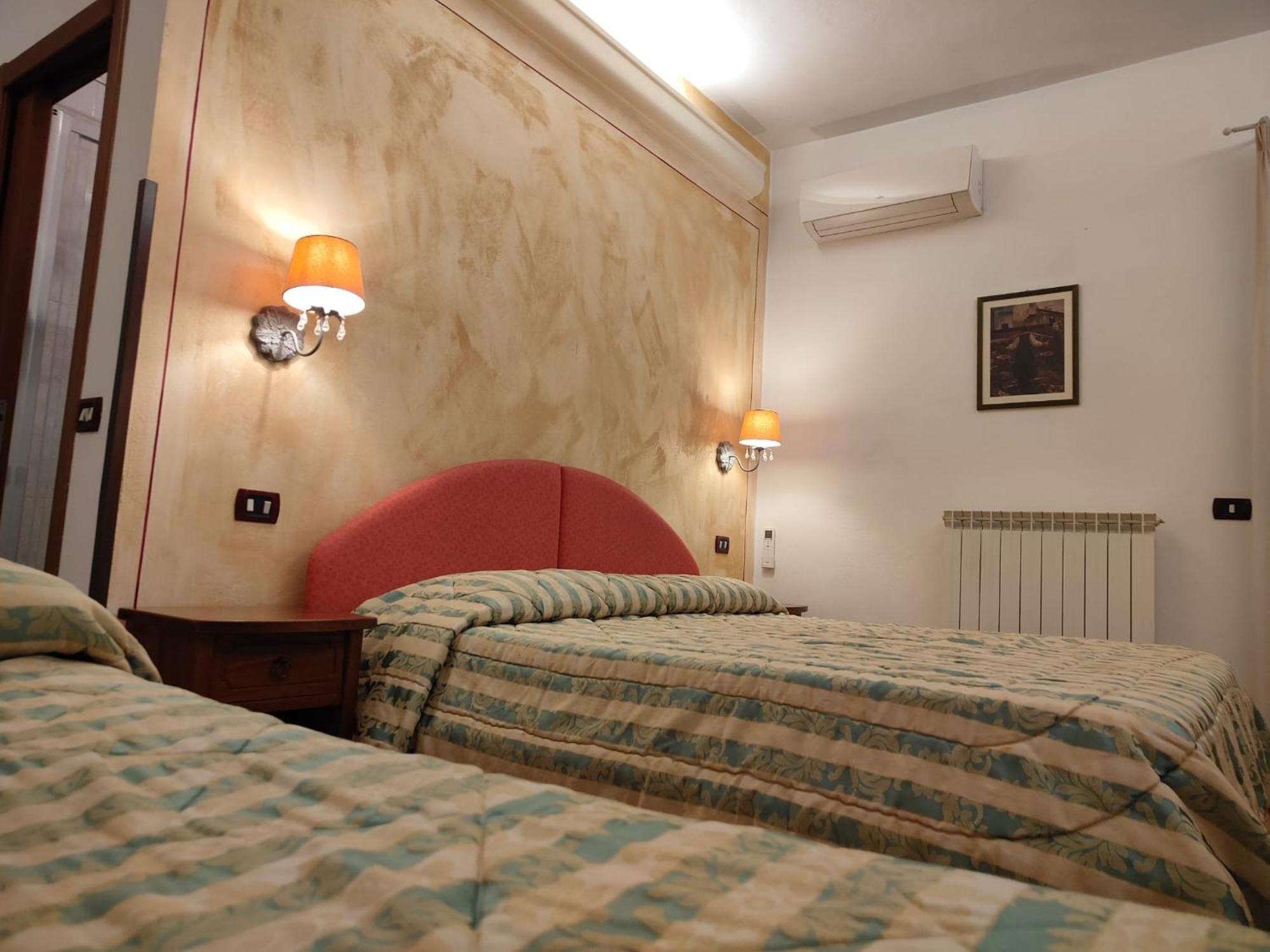 Hotel Ristorante Da Carlos Santa Maria Giudice エクステリア 写真