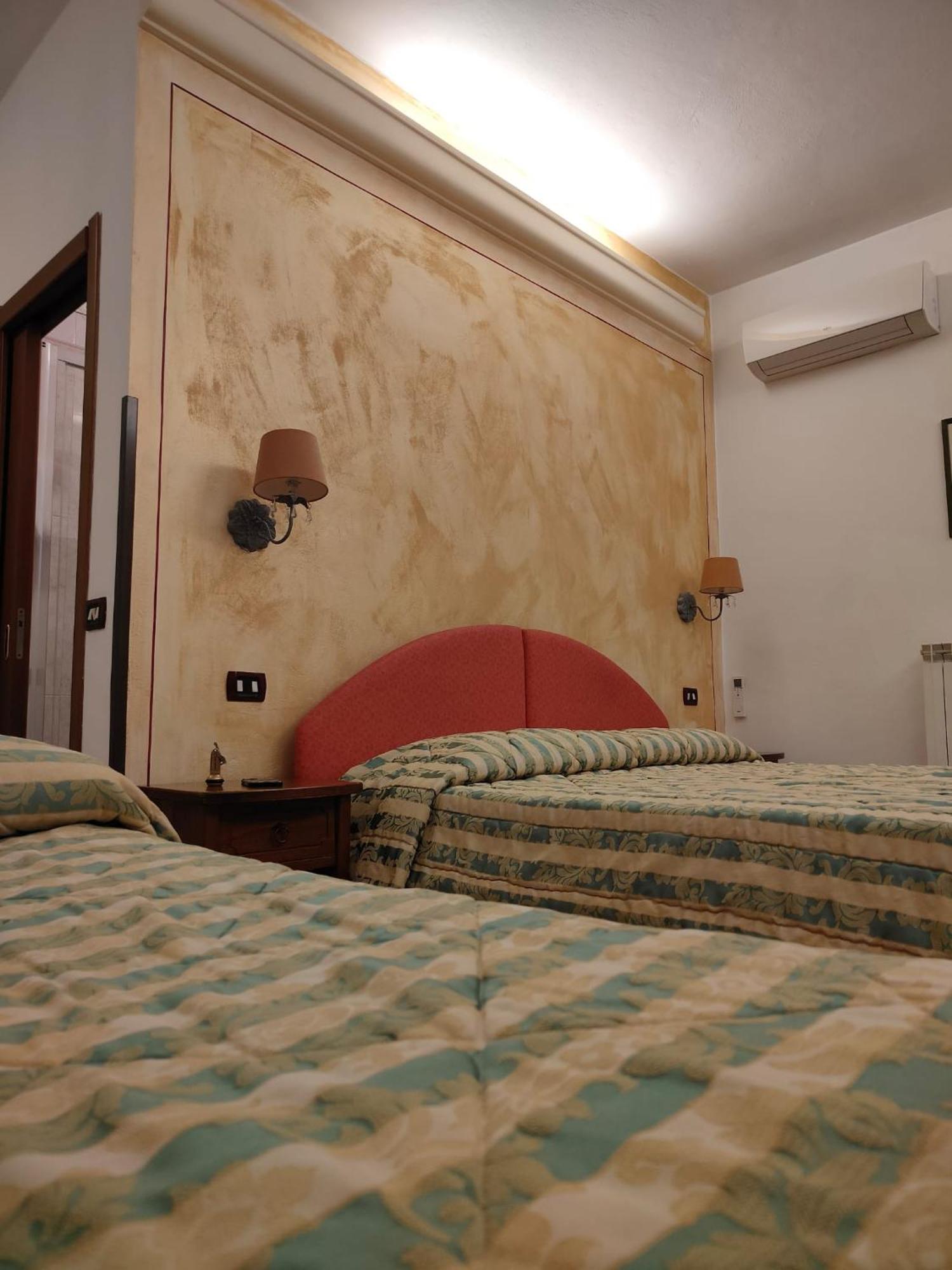 Hotel Ristorante Da Carlos Santa Maria Giudice エクステリア 写真