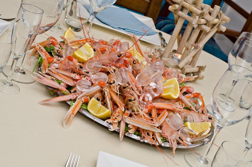 Hotel Ristorante Da Carlos Santa Maria Giudice エクステリア 写真